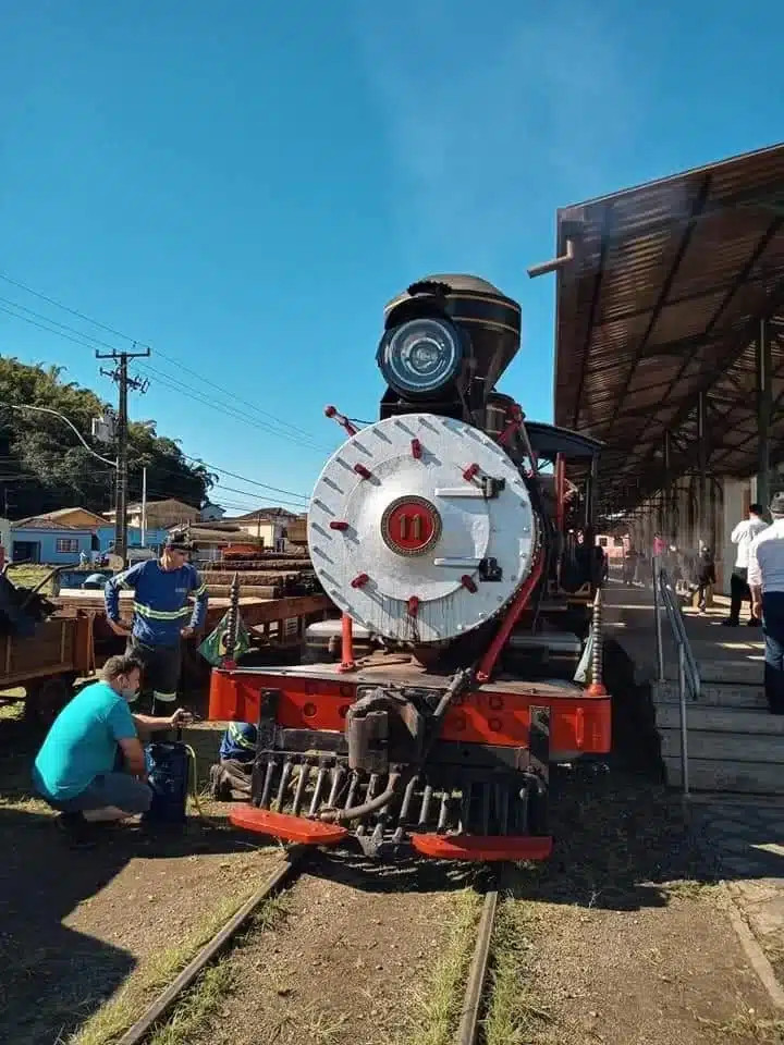 Ferrovia antonina Descubra Antonina - Seu Guia Completo de Antonina